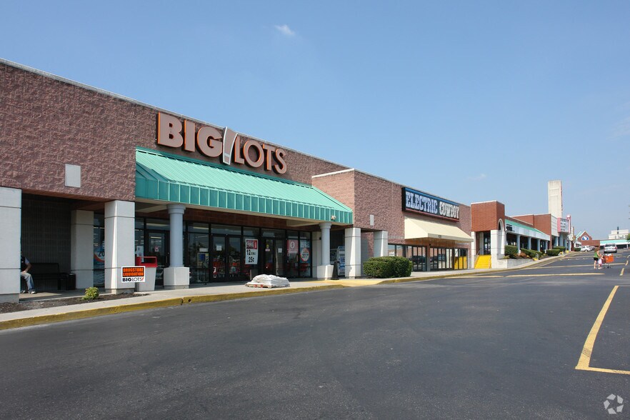 109-297 N Seven Oaks Dr, Knoxville, TN for lease - Primary Photo - Image 1 of 49