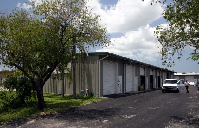 Plus de détails pour 4253 Derek Way, Sarasota, FL - Industriel à louer