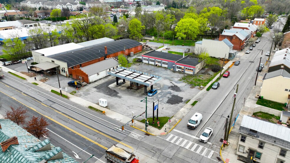 202 E High St, Carlisle, PA for lease - Building Photo - Image 1 of 1