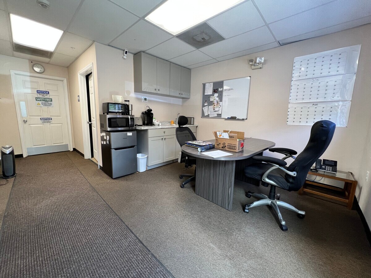 6636-6646 26th Ct, Sarasota, FL 34243 - Unité 6644 - - Photo intérieure - Image 1 of 5