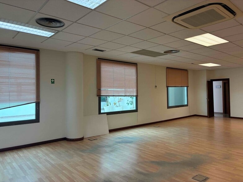 Avenida de España, 17, Alcobendas, Madrid à louer - Photo du bâtiment - Image 1 de 2