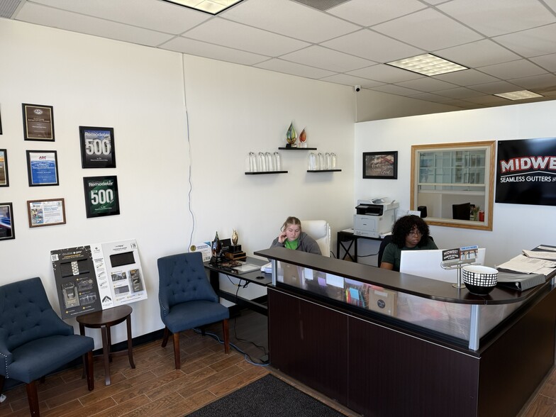 4131-4133 N Perryville Rd, Loves Park, IL for lease - Interior Photo - Image 3 of 16