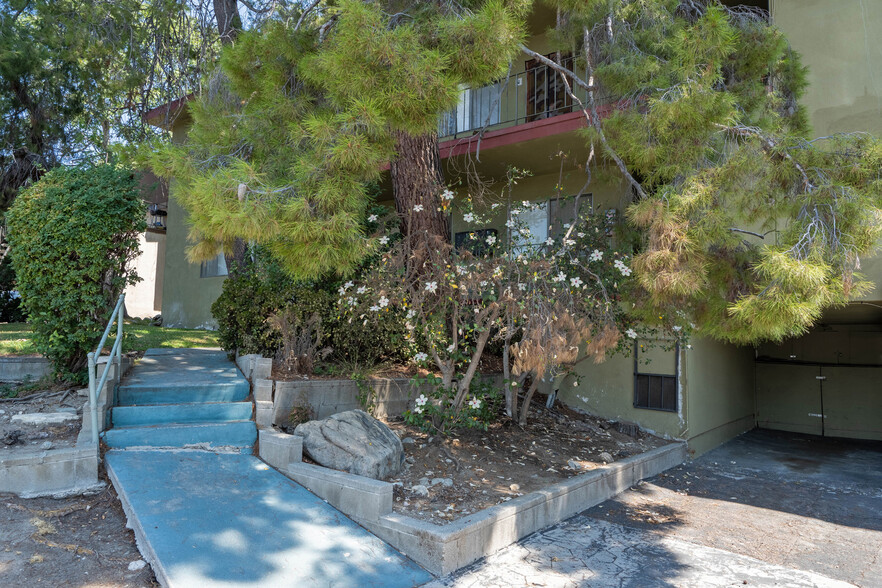 10136 Silverton Ave, Tujunga, CA for sale - Building Photo - Image 1 of 1