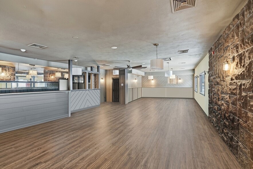 332 Farnum Pike, Smithfield, RI for sale - Building Photo - Image 2 of 43