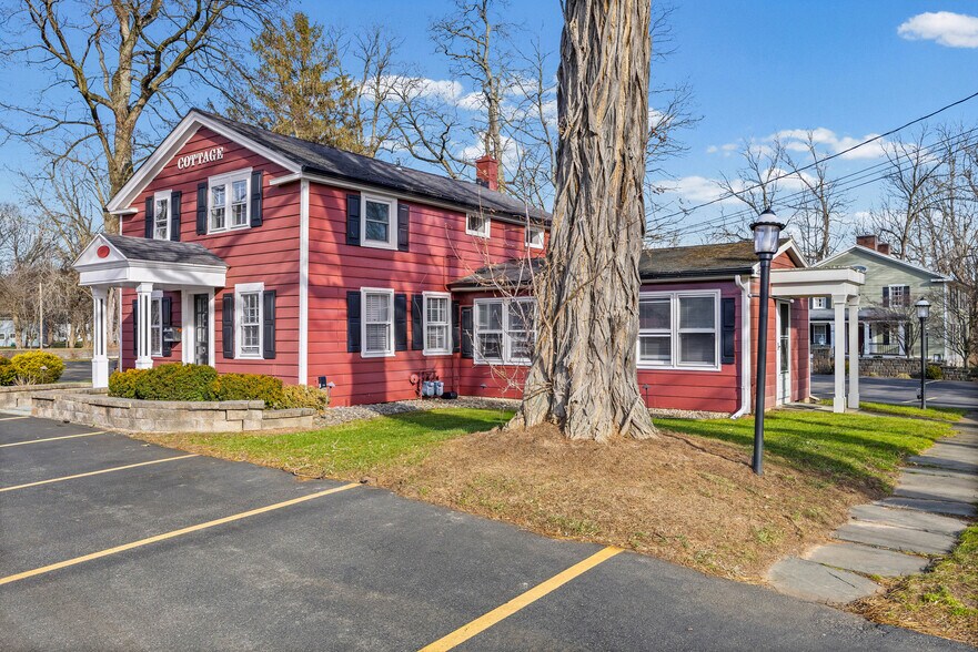 1478 Marsh Rd, Pittsford, NY à louer - Photo du bâtiment - Image 2 de 7