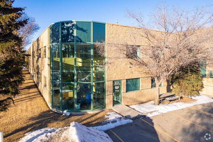 6325-6335 10th St SE, Calgary, AB à vendre - Photo principale - Image 1 de 1