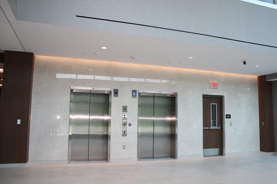 1405 E South Blvd, Rochester Hills, MI à louer - Photo intérieure - Image 3 de 7