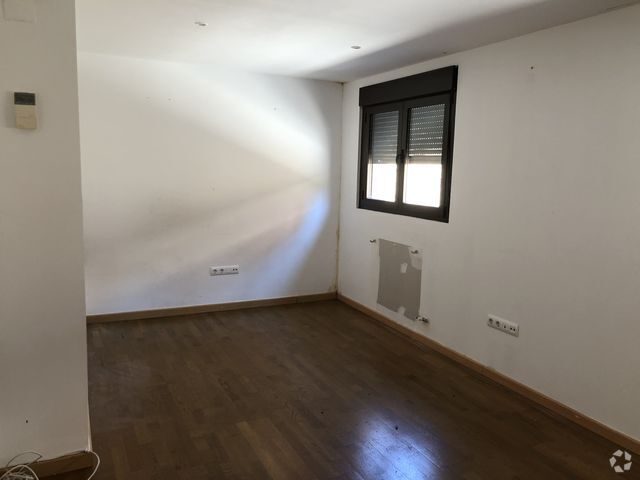 Ávila, AVI 05005 - Unit Puerta 01, Esc. 1 - - Interior Photo - Image 2 of 19