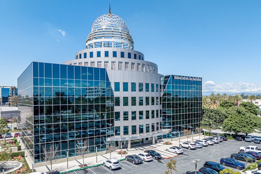 12800 Center Court Dr, Cerritos, CA for lease - Building Photo - Image 2 of 9
