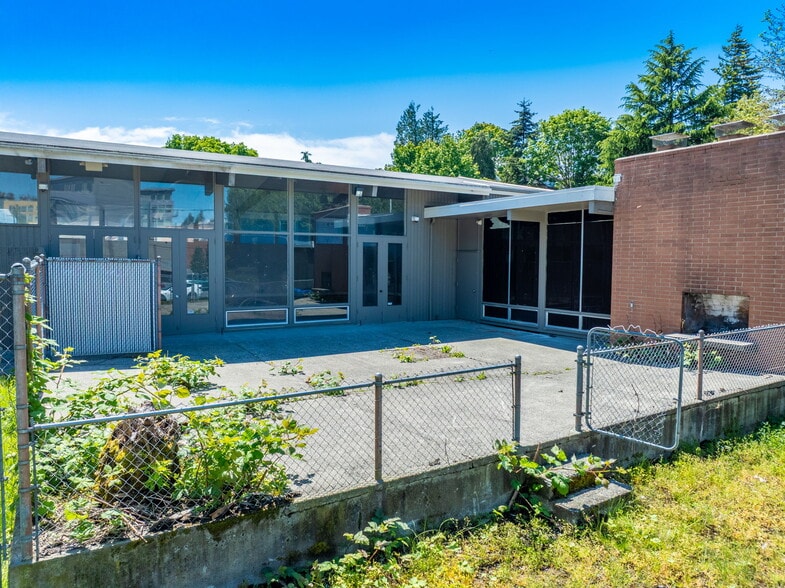 4800 40th Ave SW, Seattle, WA à vendre - Photo du bâtiment - Image 2 de 6