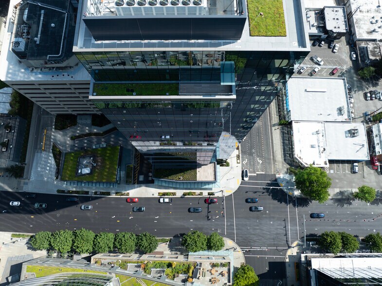350 106th Ave NE, Bellevue, WA à louer - Photo du bâtiment - Image 3 de 3