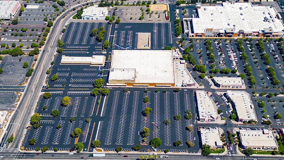 5901 Florin Rd, Sacramento, CA à louer - Photo du bâtiment - Image 1 de 1