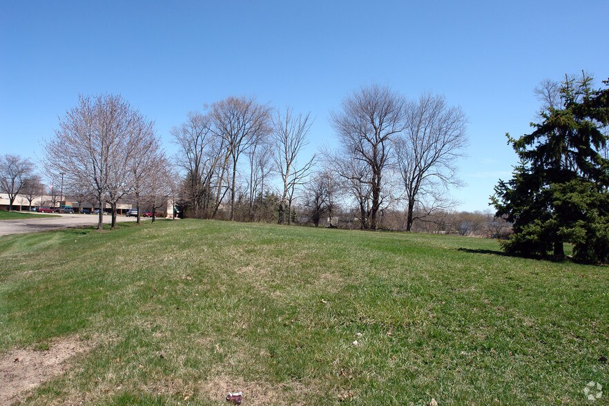 Heslip Dr, Novi, MI à louer - Photo du bâtiment - Image 3 de 3