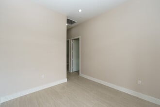 8525 N Sam Houston Pkwy E, Humble, TX à louer Photo intérieure- Image 2 de 9