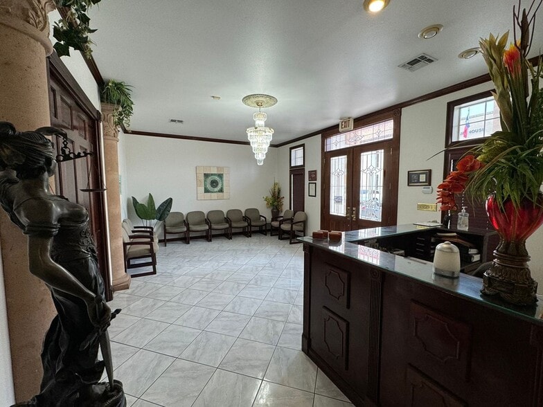 505 Quarry St, Eagle Pass, TX for sale - Interior Photo - Image 2 of 13