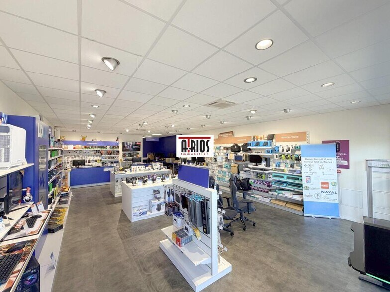Retail in La Garde for lease - Building Photo - Image 2 of 8