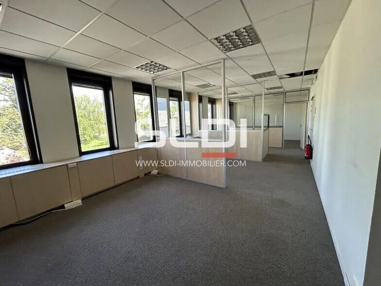 Route Du Paisy, Dardilly for lease - Interior Photo - Image 3 of 13