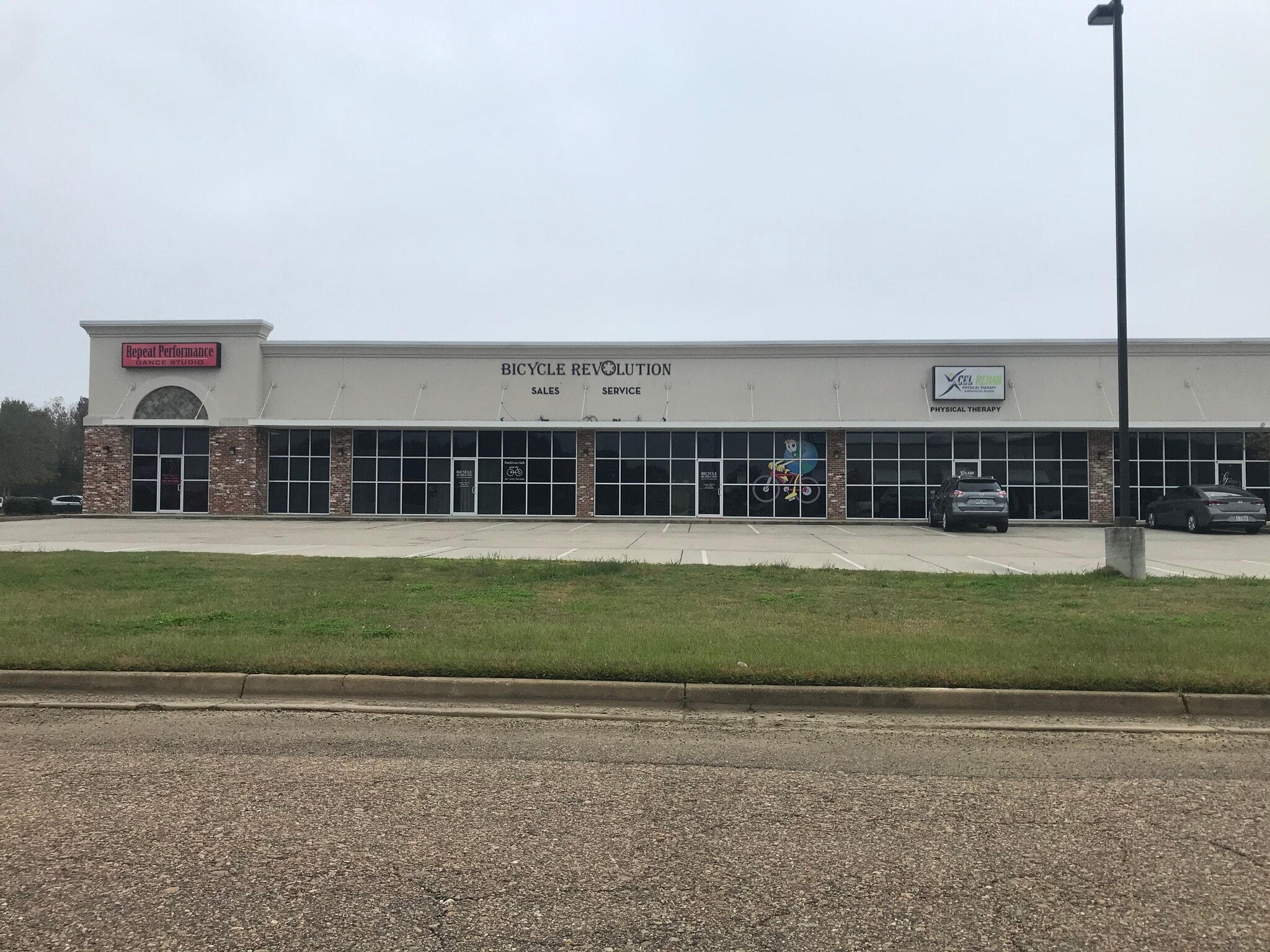 113 Dees Dr, Madison, MS for lease Building Photo- Image 1 of 4