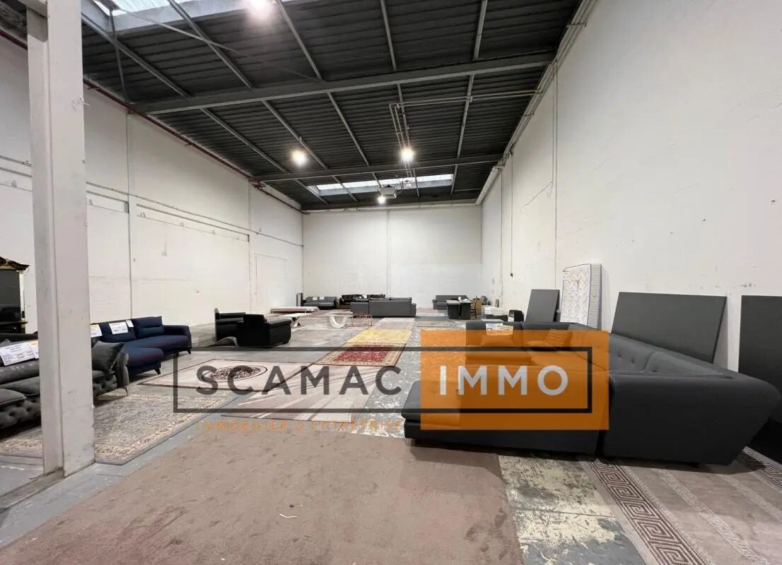 Office in Aubervilliers for lease Interior Photo- Image 1 of 12