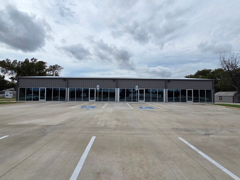 308 Church Ave, Troy, TX for lease - Building Photo - Image 1 of 10