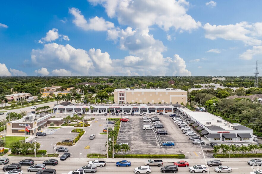 7160 Stirling Rd, Davie, FL à louer - Photo du bâtiment - Image 2 de 4