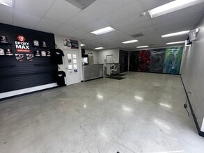 12361-12435 Foothill Blvd, Sylmar, CA à louer Photo intérieure- Image 1 de 9