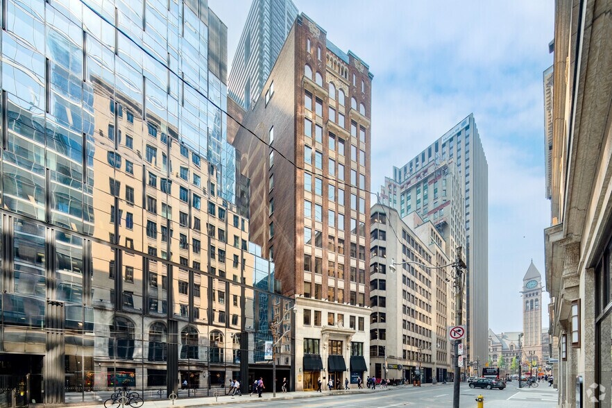 350 Bay St, Toronto, ON à louer - Photo du bâtiment - Image 2 de 4