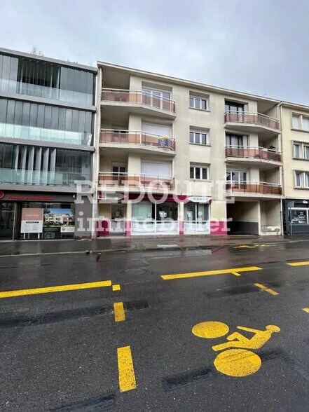 Retail in Reims for lease - Building Photo - Image 2 of 6