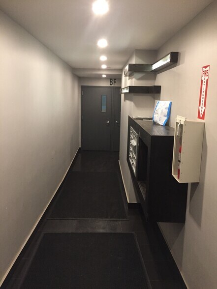 93 Herbert St, Brooklyn, NY à vendre - Photo intérieure - Image 2 de 10