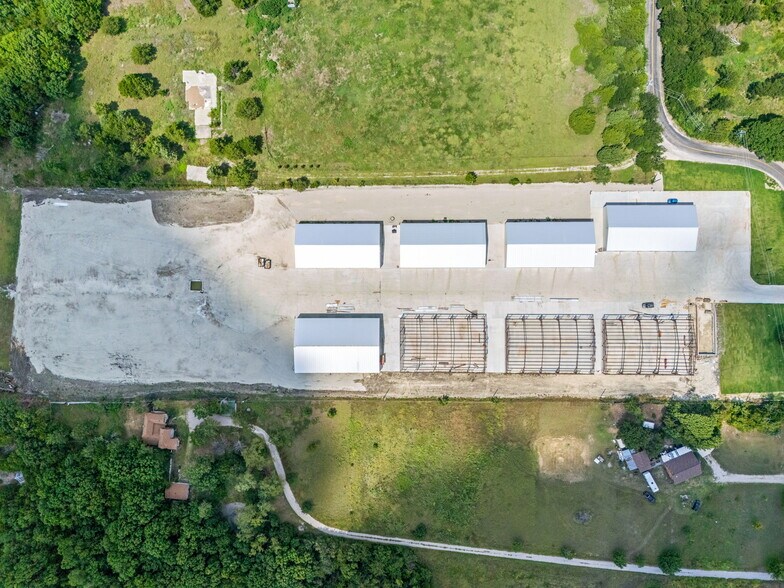 5892 CR 471 portefeuille de 8 propriétés à vendre sur LoopNet.ca - Photo du bâtiment - Image 3 de 14