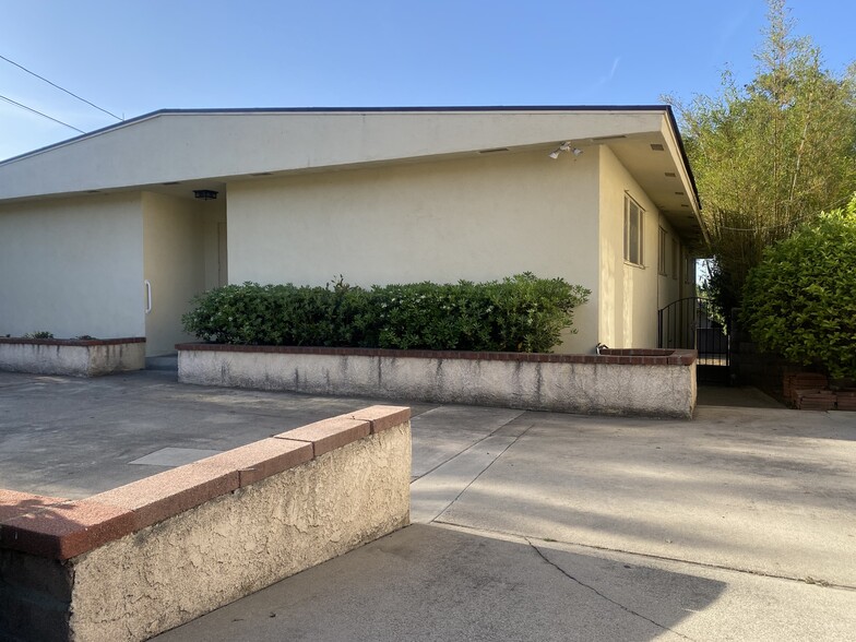 212 N Lima St, Sierra Madre, CA for lease - Building Photo - Image 1 of 7