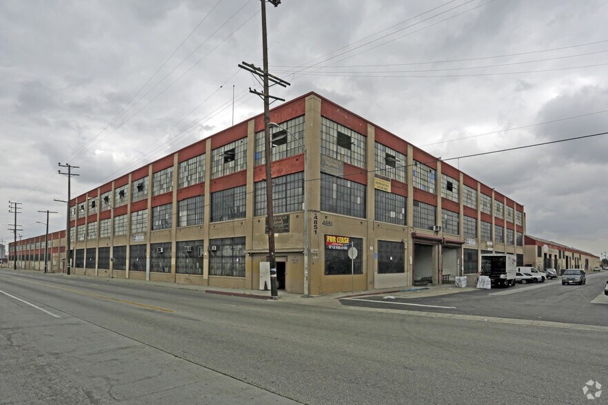 4851 S Alameda St, Los Angeles, CA à louer - Photo du bâtiment - Image 2 de 18