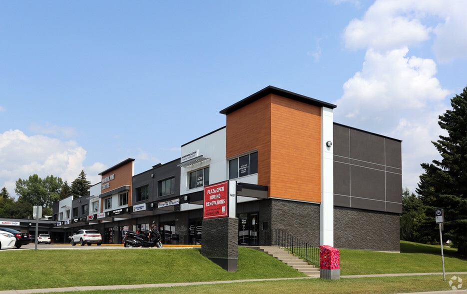 3604 52nd Ave NW, Calgary, AB à louer - Photo du bâtiment - Image 2 de 8