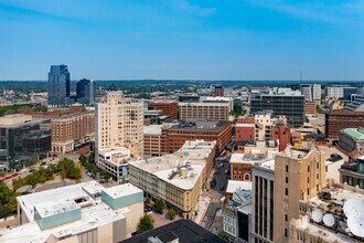 77 Monroe Center St NW, Grand Rapids, MI - Aerial map view