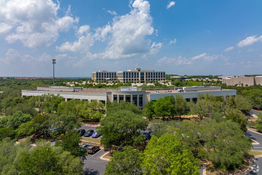 7500 Rialto Blvd, Austin, TX à louer - Photo du bâtiment - Image 2 de 19