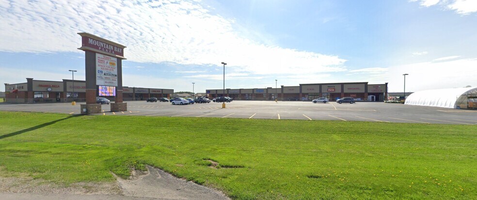 1168 Mountain Bay Dr, Pulaski, WI for lease - Building Photo - Image 1 of 2