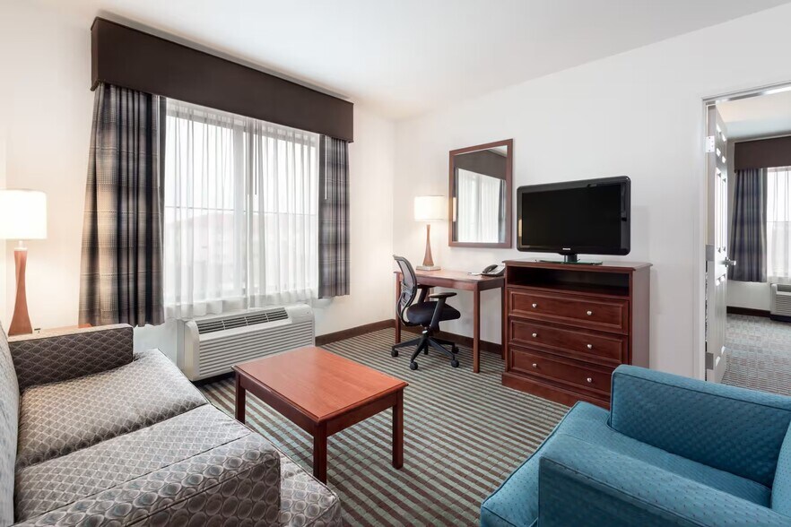 6805 N Argonne St, Denver, CO à vendre - Photo du bâtiment - Image 2 de 11