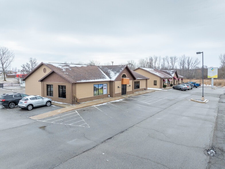 2932-2938 Frontage Road portfolio of 2 properties for sale on LoopNet.ca - Building Photo - Image 2 of 5