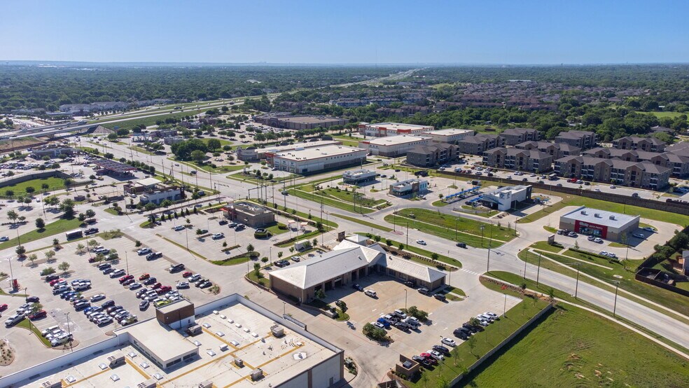 5351 W Sublett Rd, Arlington, TX à vendre - Photo du bâtiment - Image 3 de 3