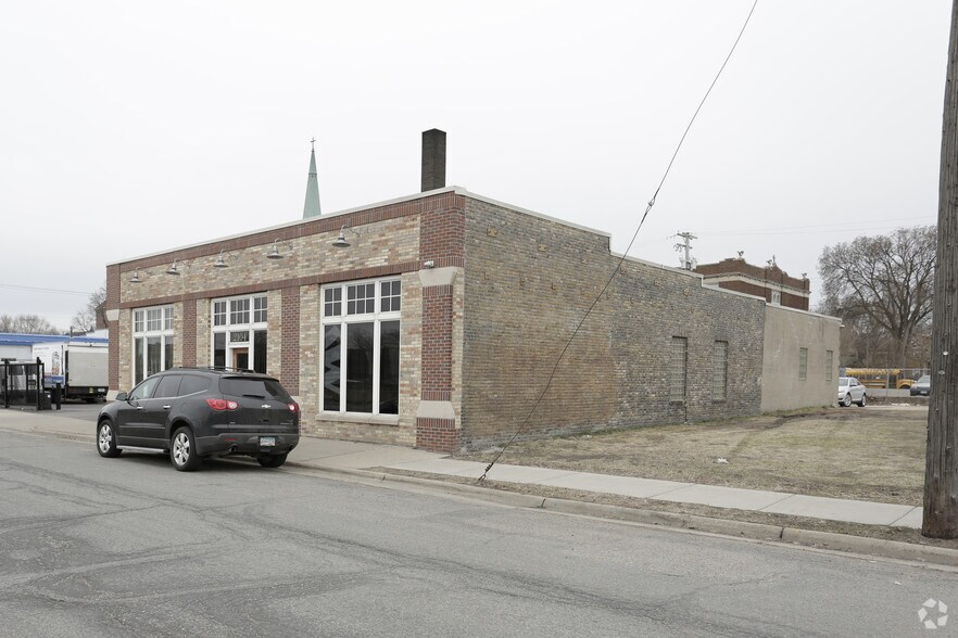 2104 4th Ave S, Minneapolis, MN à vendre - Photo du bâtiment - Image 3 de 5