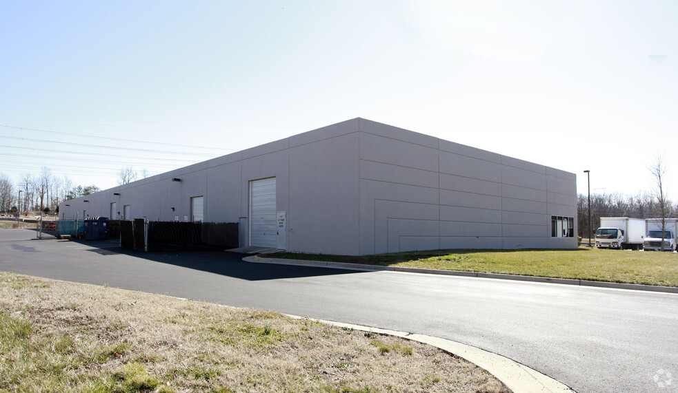 7951 Gainsford Ct, Bristow, VA for lease - Building Photo - Image 2 of 8