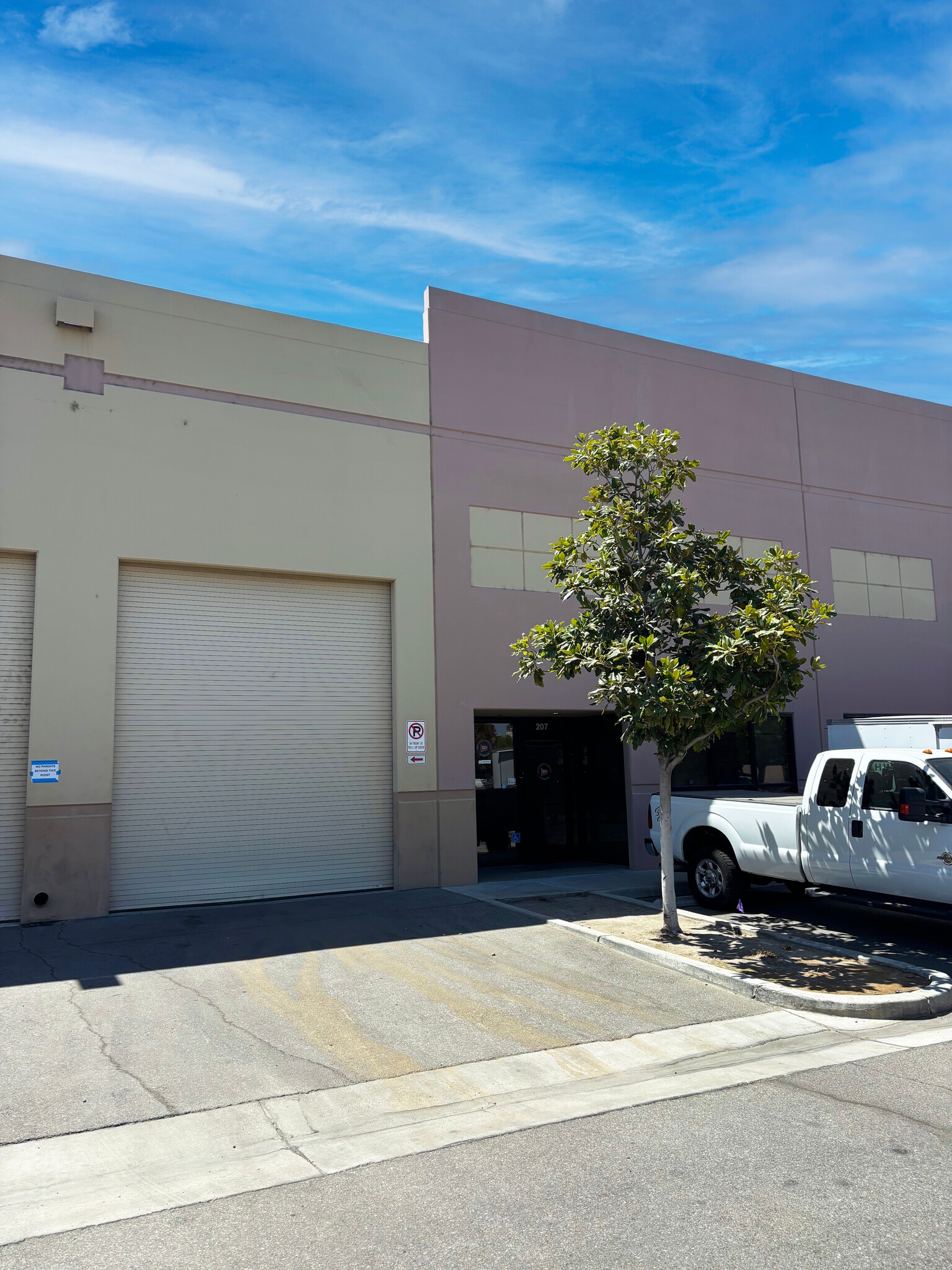 4300-4308 Resnik Ct, Bakersfield, CA for lease Building Photo- Image 1 of 9