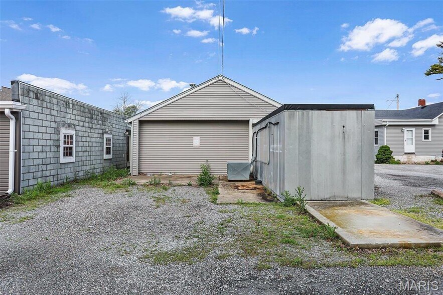 2112 S Center St, Maryville, IL à vendre - Photo du bâtiment - Image 3 de 20