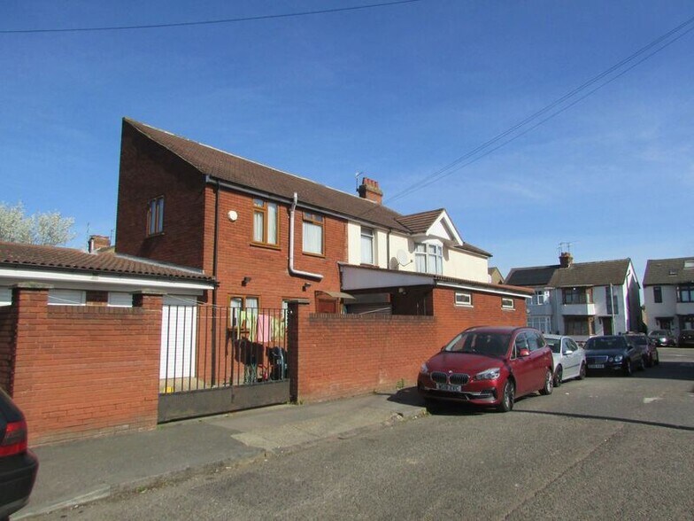 293 Dunstable Rd, Luton à vendre - Photo du bâtiment - Image 2 de 9