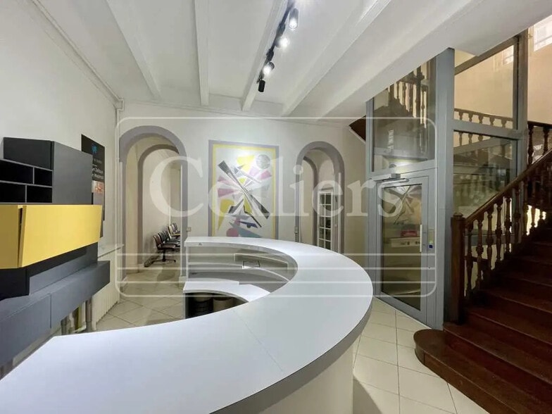 Office in Marseille for lease - Lobby - Image 2 of 8