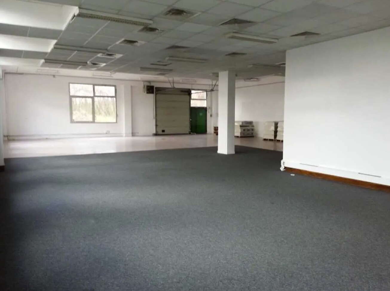 3 avenue du Canada, Les Ulis for lease Interior Photo- Image 1 of 4