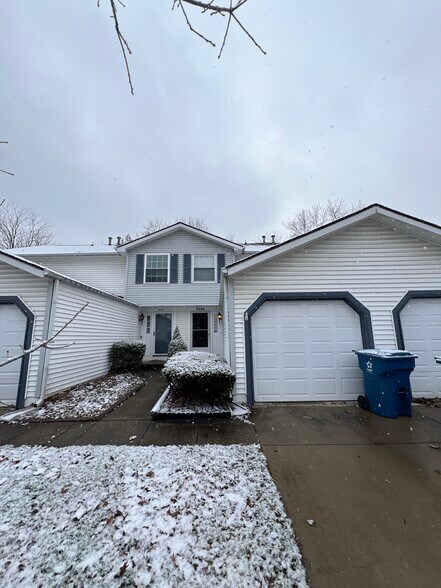 9444 Timber View Dr, Indianapolis, IN à vendre - Photo principale - Image 1 de 1