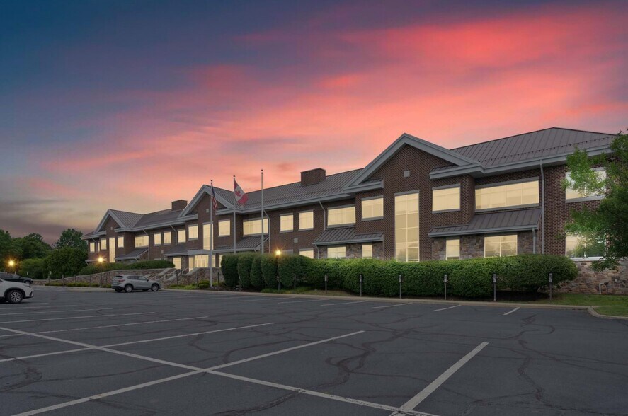 662 Penn St, Newtown, PA à vendre - Photo du bâtiment - Image 3 de 23