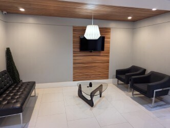 611 Civic Center Dr W, Santa Ana, CA à vendre - Photo intérieure - Image 2 de 6