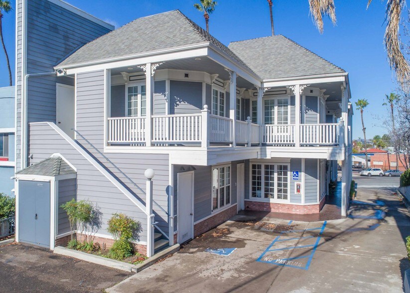 8419 La Mesa Blvd, La Mesa, CA à louer - Photo du bâtiment - Image 2 de 17